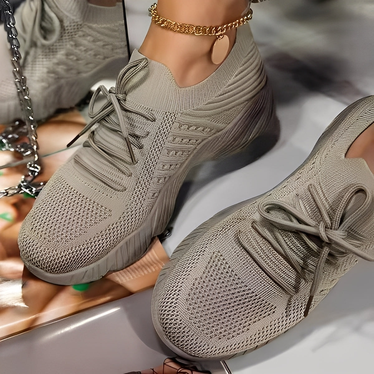 Axelle - Trendy and airy sneakers