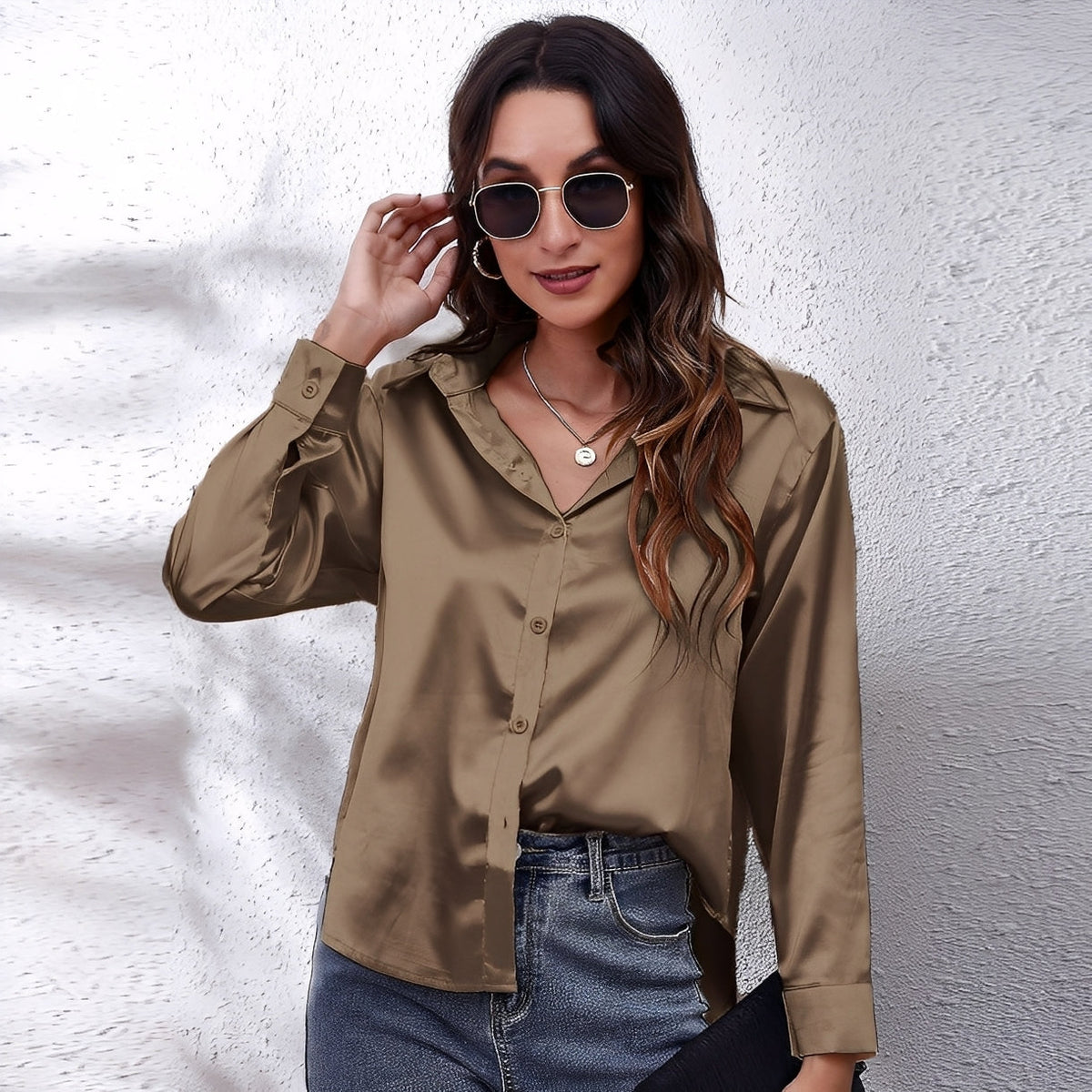 Haylee - Airy and lustrous blouse