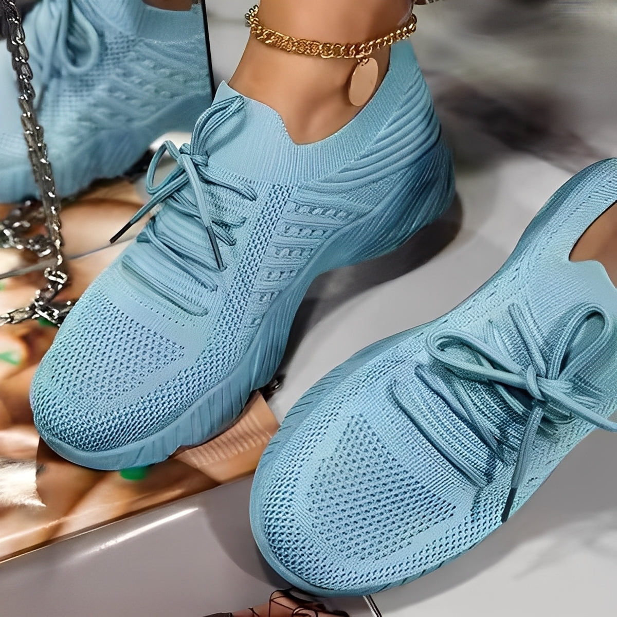 Axelle - Trendy and airy sneakers