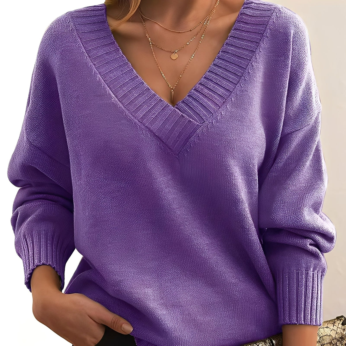 Elexa - Relaxed V-neck sweater