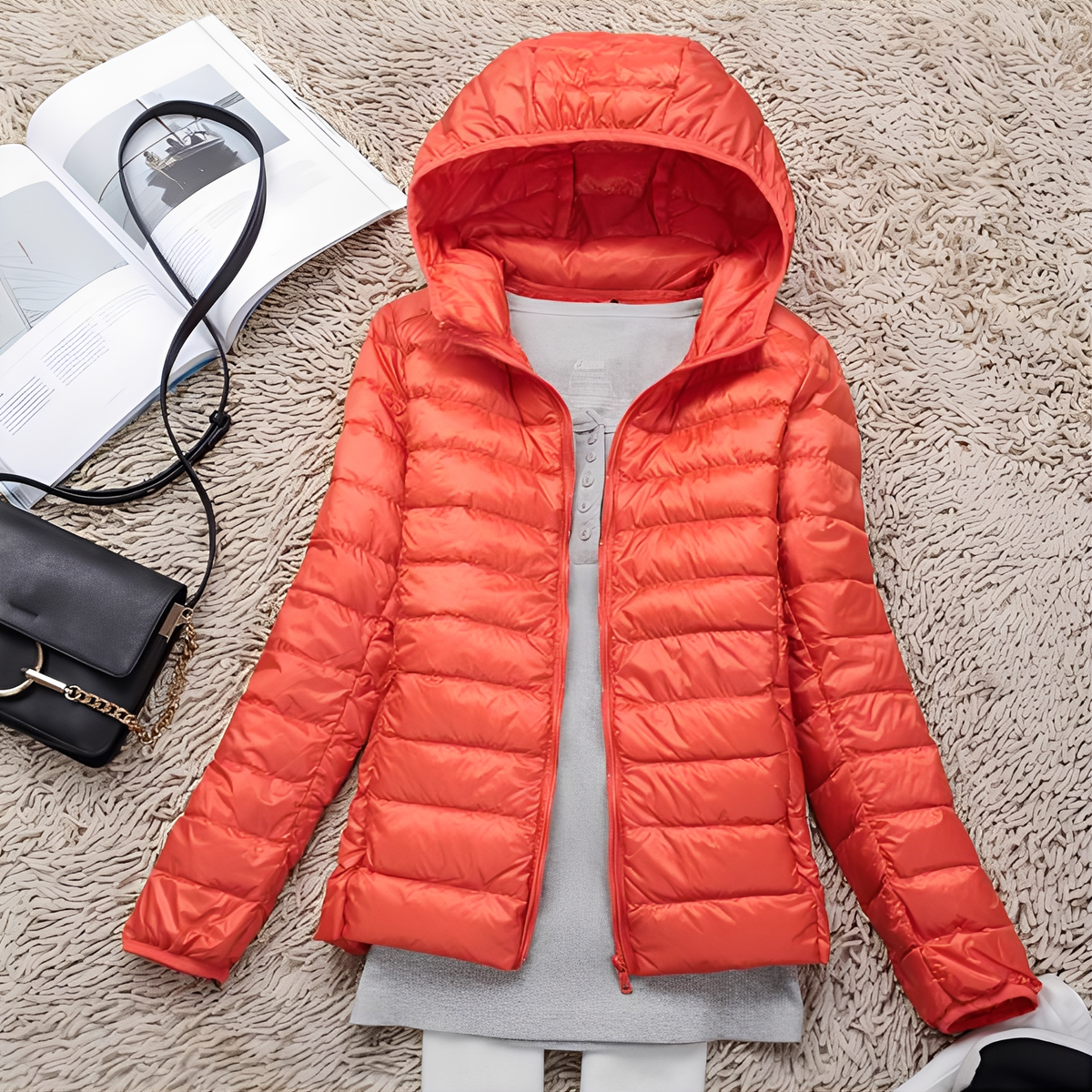 Lyndsay - Comfortable and stylish jacket with hood