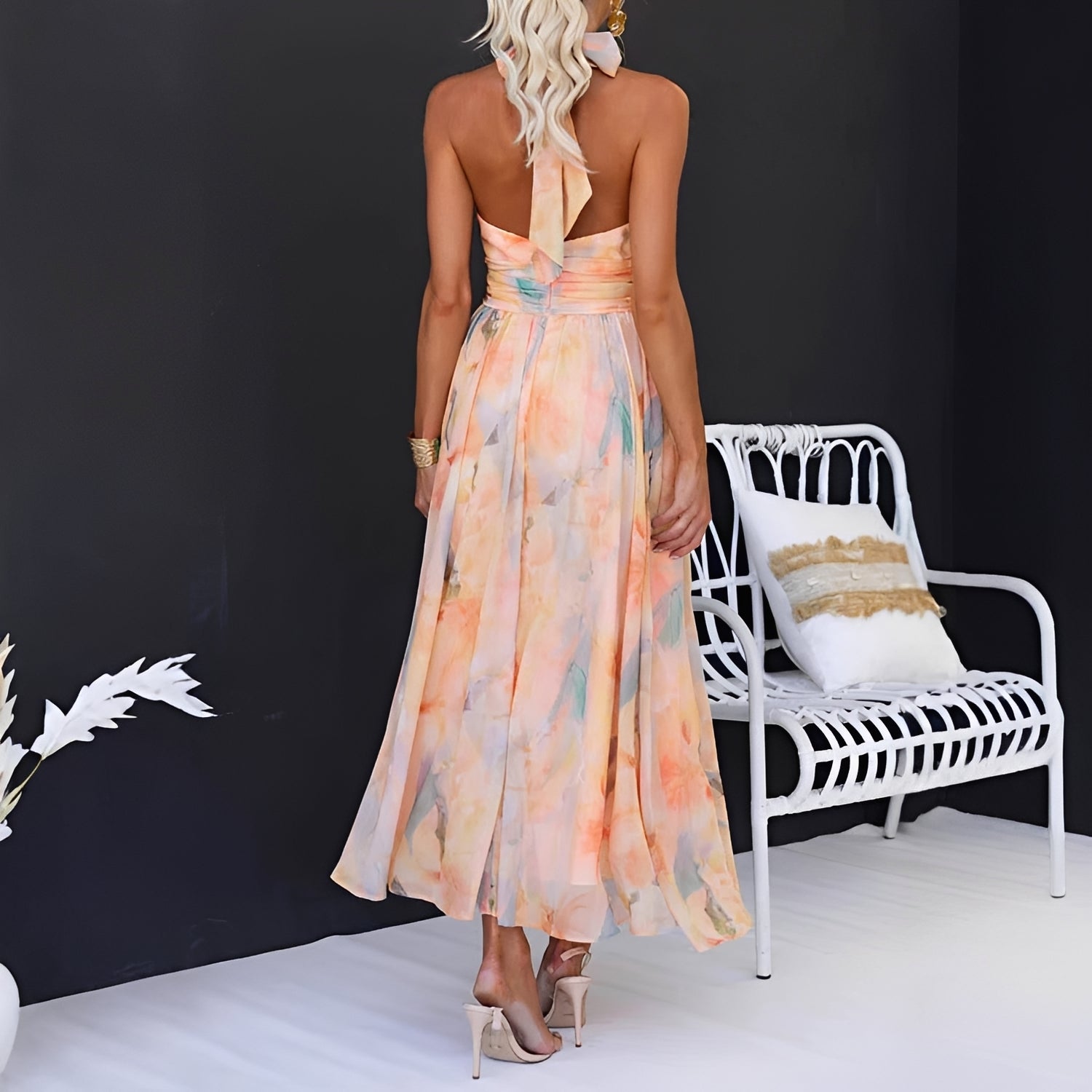 Velma - Style Sleeveless Backless Dress