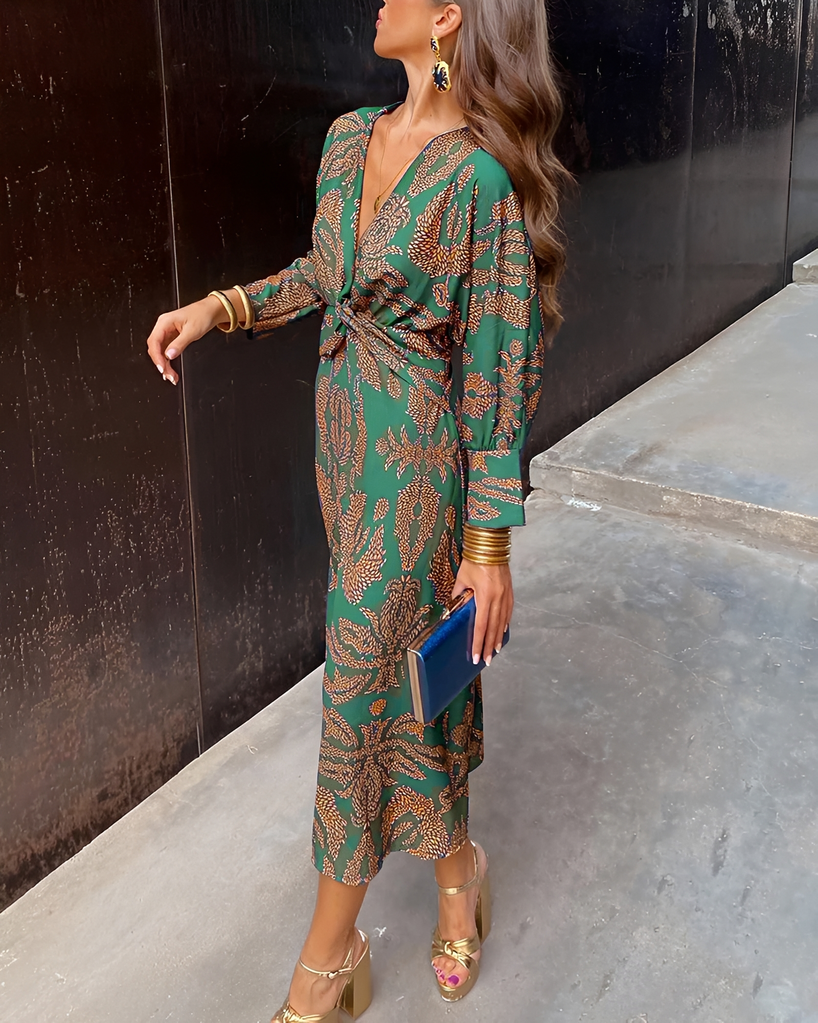 Alima - Retro V-Neck Dress
