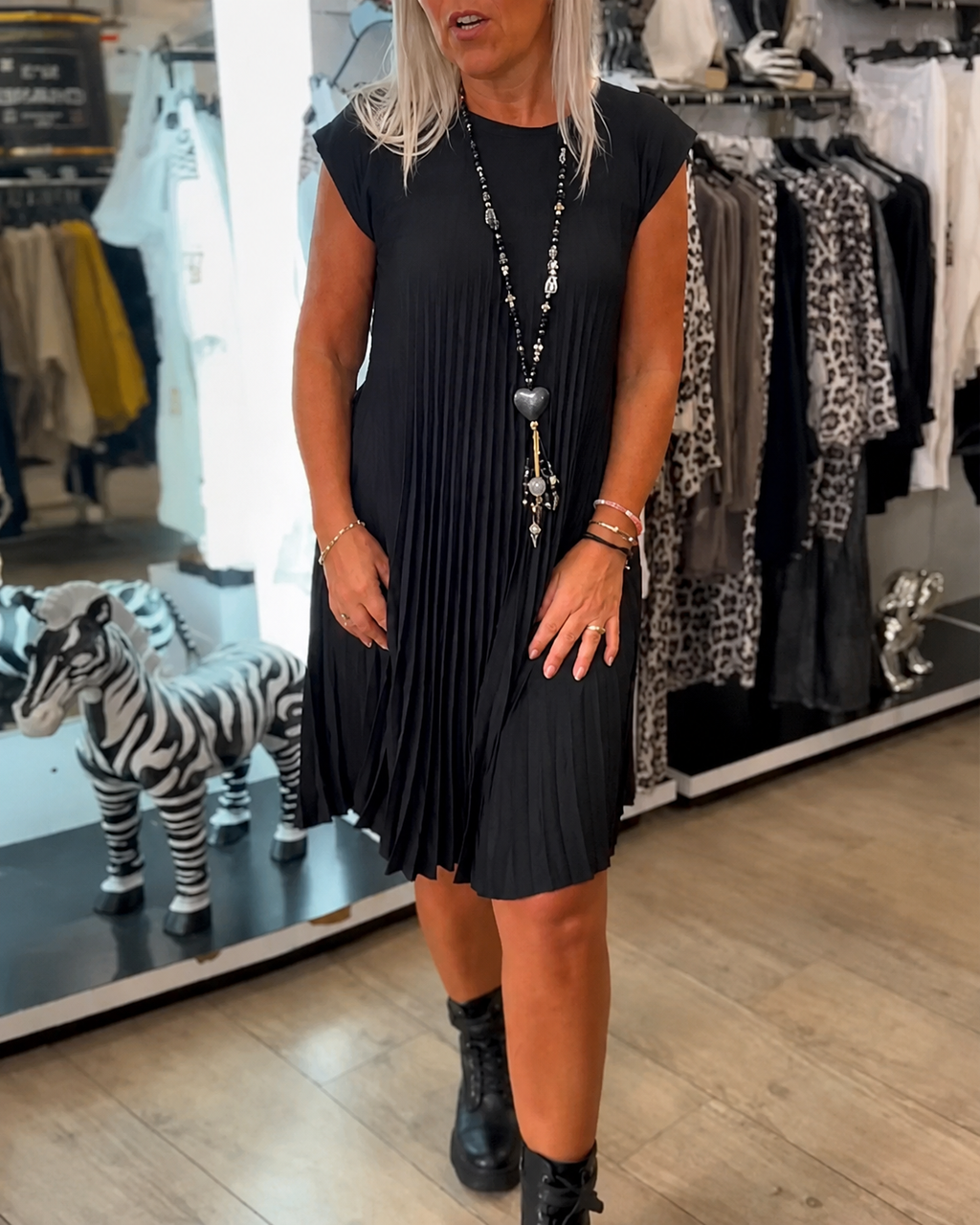 Angélique - Relaxed Pleated Dress