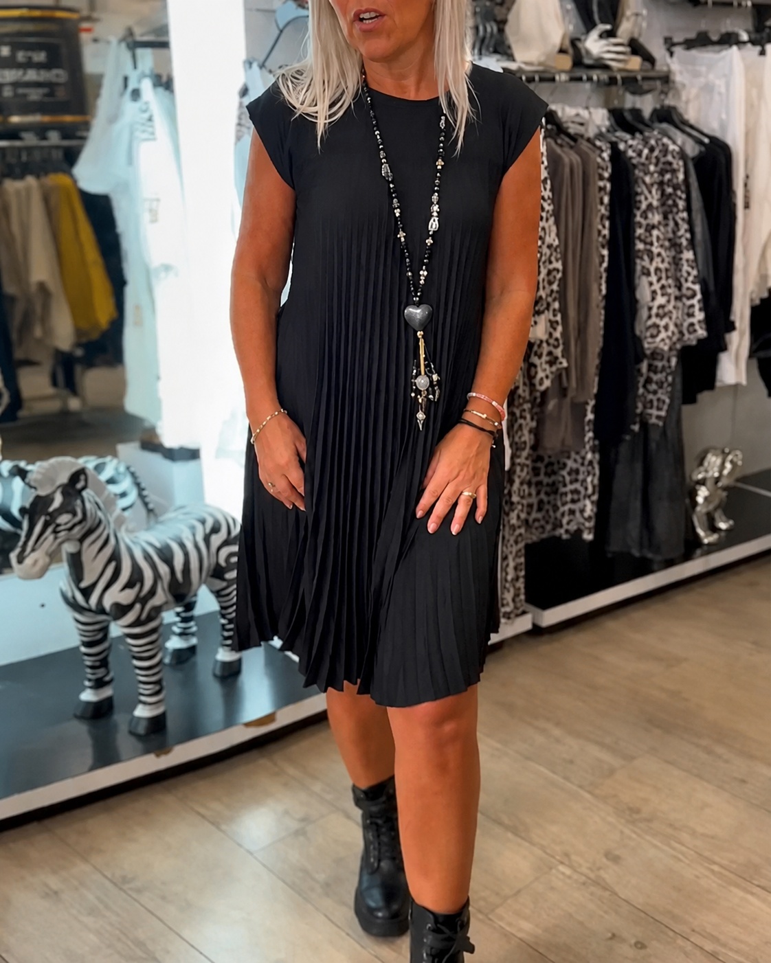 Angélique - Relaxed Pleated Dress