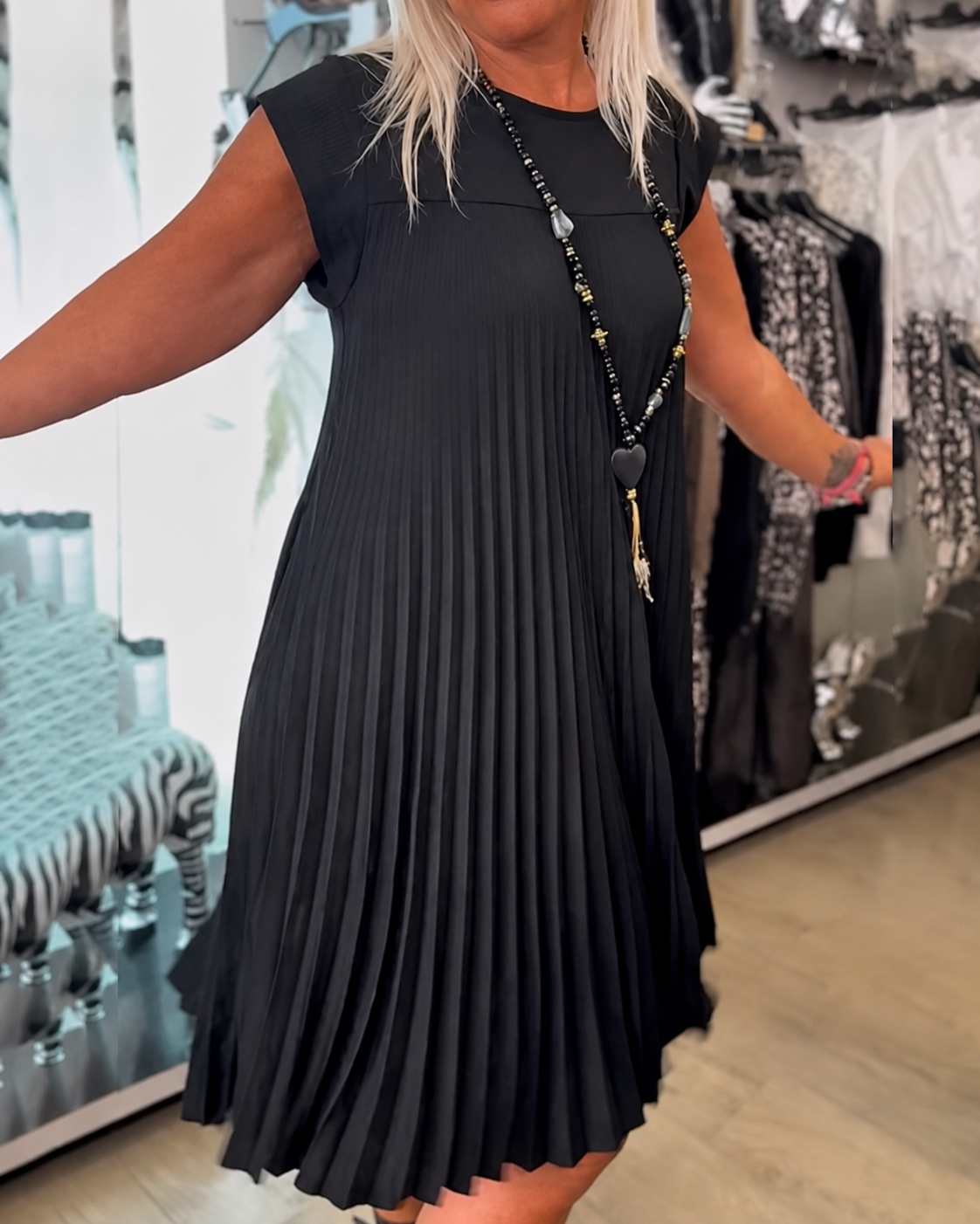 Angélique - Relaxed Pleated Dress