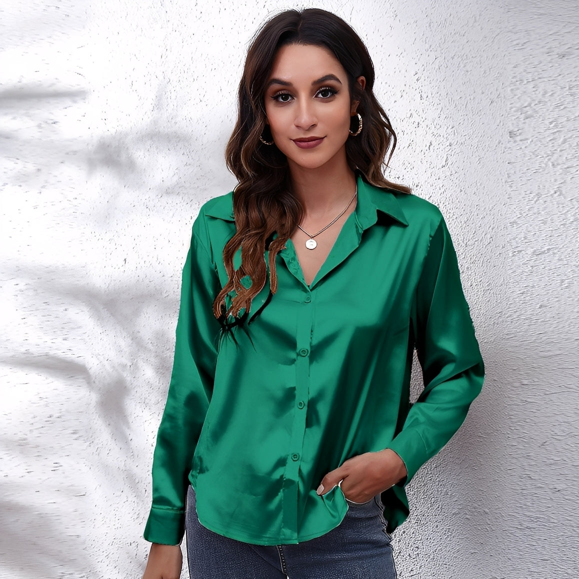 Haylee - Airy and lustrous blouse