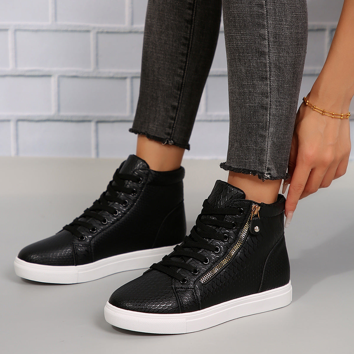 Daniella - Stylish Sneakers with Zipper for Women
