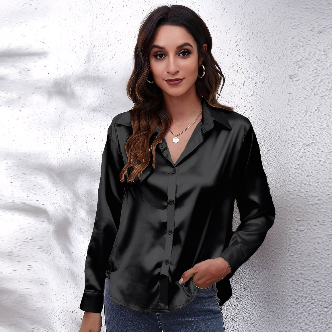 Haylee - Airy and lustrous blouse