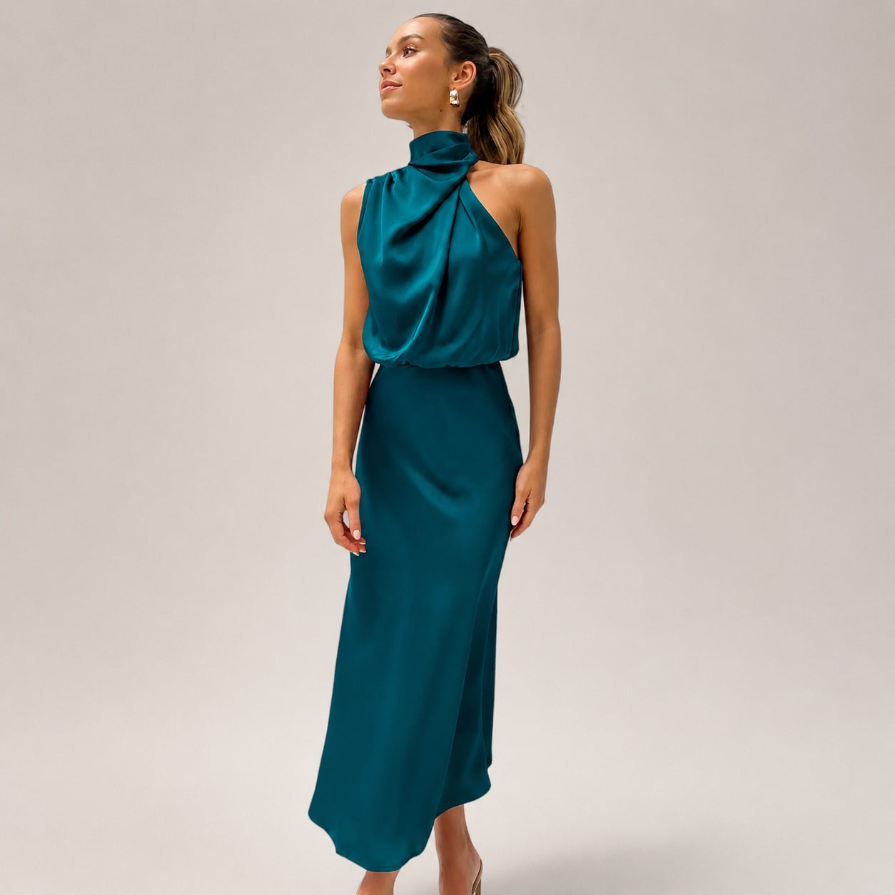 Lillie - Elegant Dress with Halter Neckline