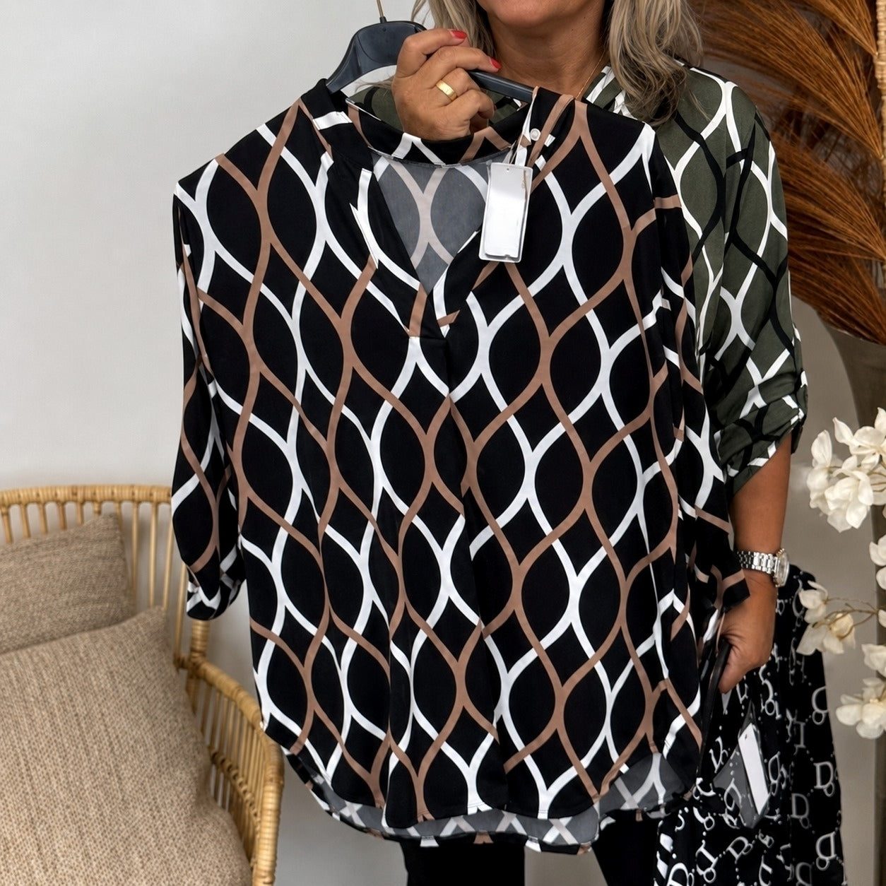 Nikhil - Loose Long Sleeved Blouse
