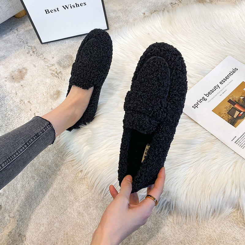 Azida - Comfortable, stylish, and snug shoes