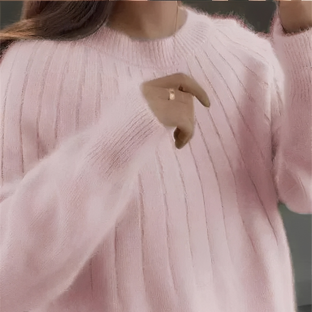 Naomi - Warm and gentle sweater