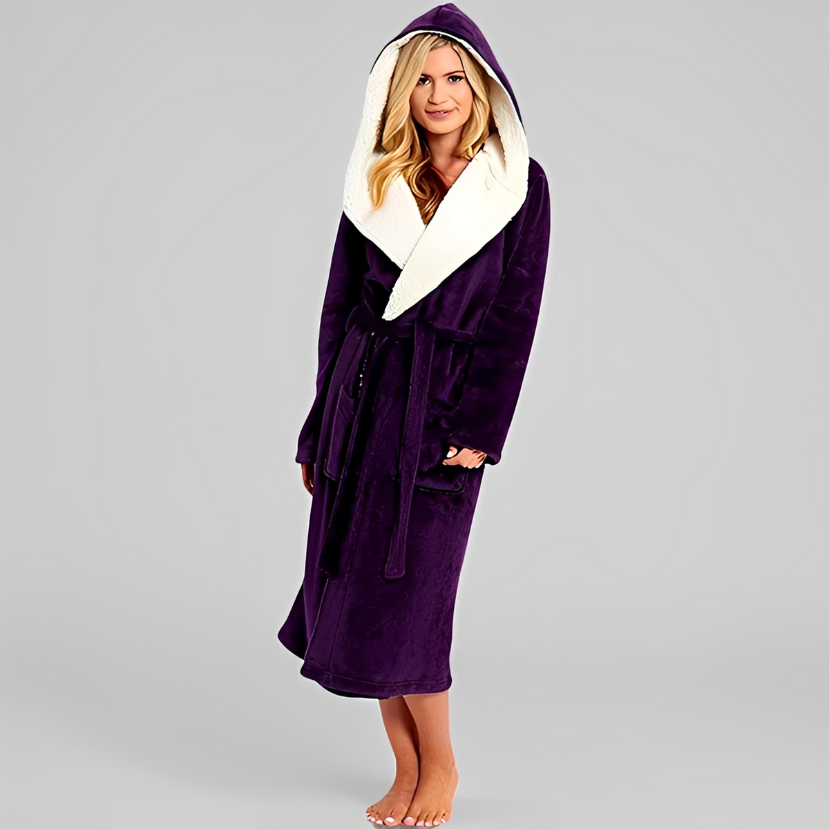 Carleta - Warm and fashionable hooded robe