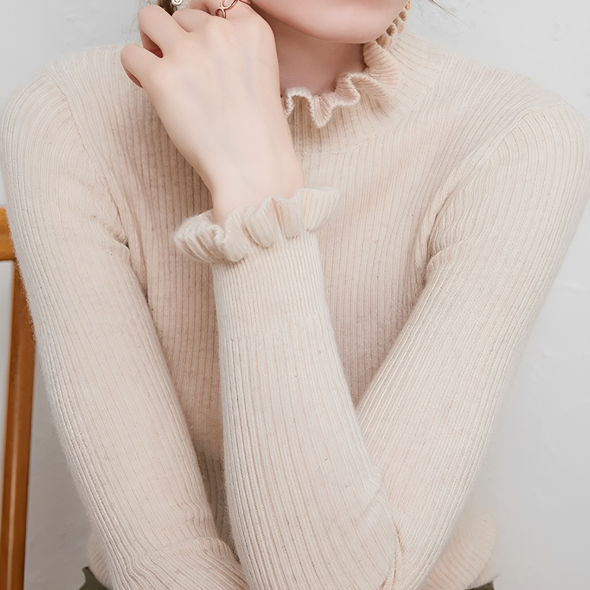 Alva - Elegant and soft turtleneck sweater