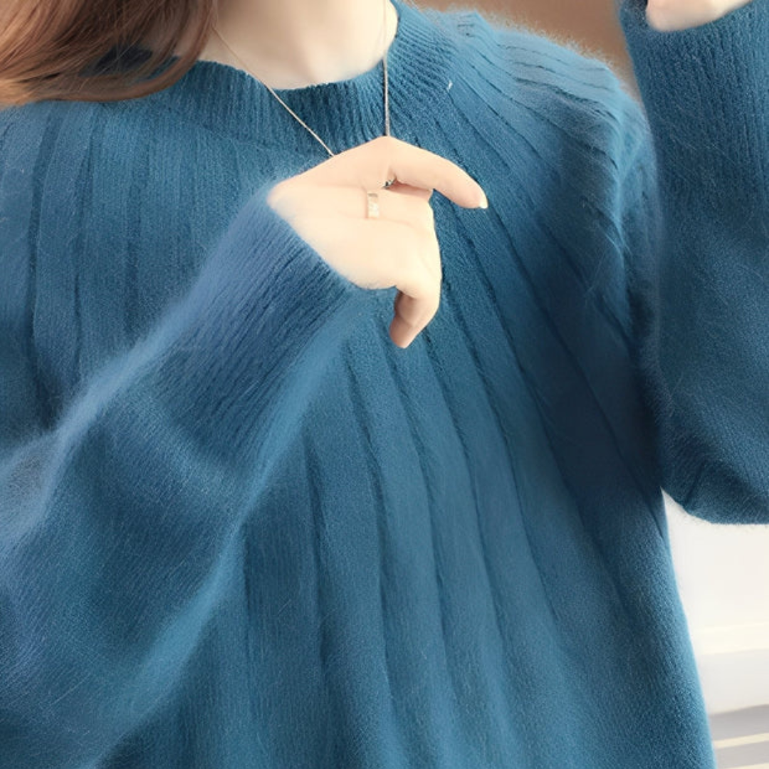 Josslyn - Stylish and comfy sweater