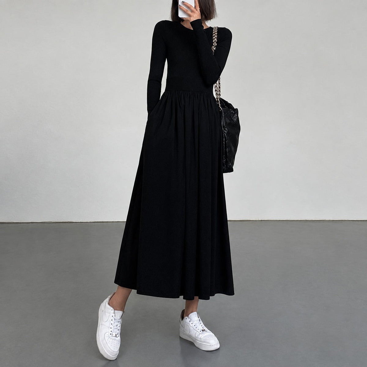 Women's maxi dress with long sleeve, round neck and pockets - regular fit