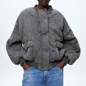 Women's Quilted Jacket - Oversized Fit with Snap Closure and Pockets