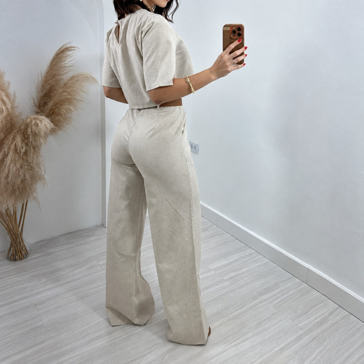 Women's Two-Piece Suit - Cropped Top and High-Waisted Wide Pants