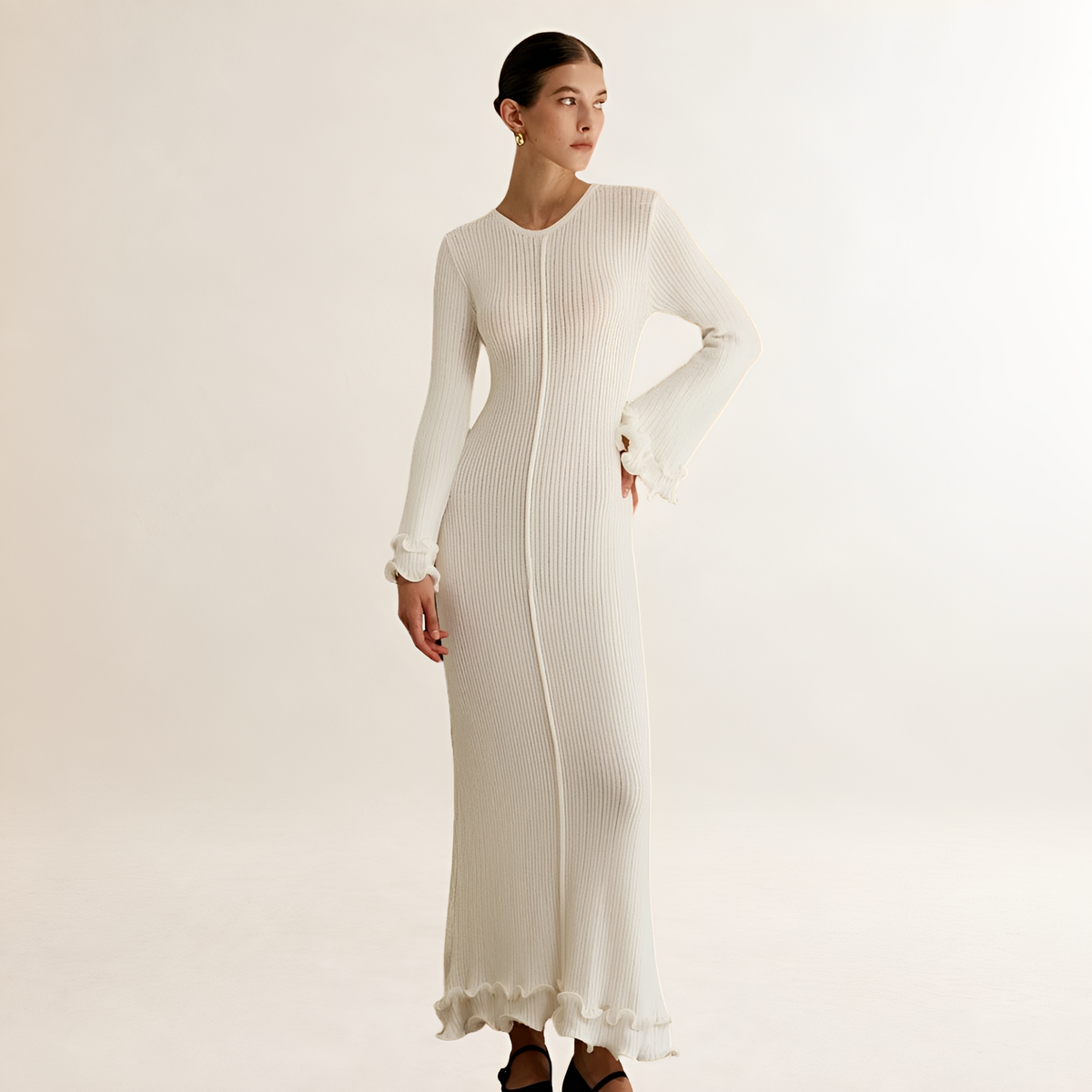 Women's waist maxi dress with ruffle at hem, long sleeve and figure-hugging fit