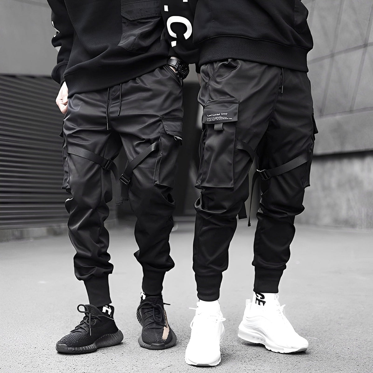 Men's Cargo Pants with Tapered Fit, Adjustable Straps and Multiple Pockets
