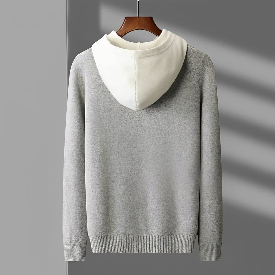 Men's hoodie with button closure and contrast collar - Regular fit