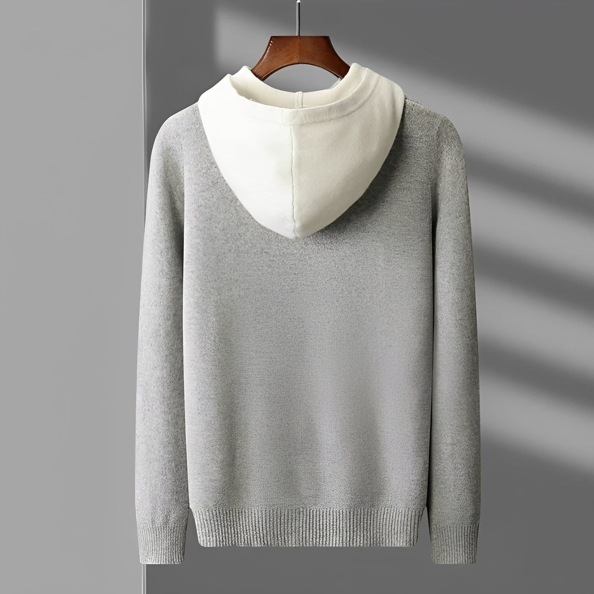 Men's hoodie with button closure and contrast collar - Regular fit