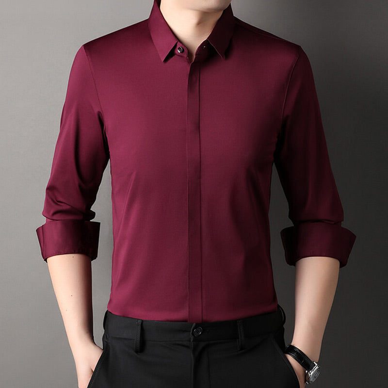 Men's long-sleeve shirt with modern fit, buttons, and rolled cuffs