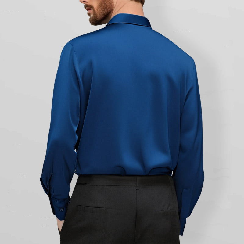 Men's long-sleeve shirt with modern fit, buttons, and rolled cuffs