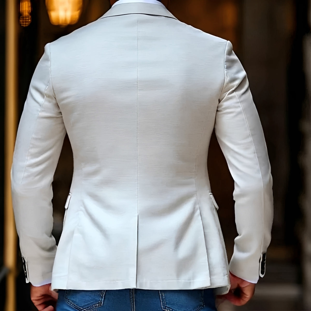 Men's Blazer with Peak Lapel and Two-Button Closure - Regular Fit